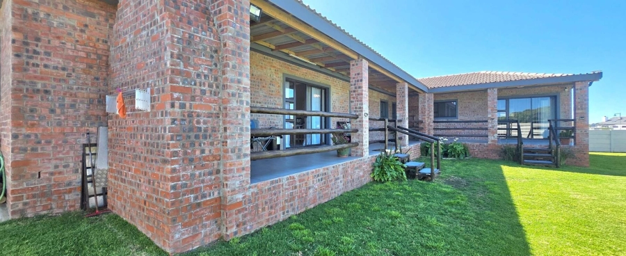 4 Bedroom Property for Sale in Kleinbaai Western Cape